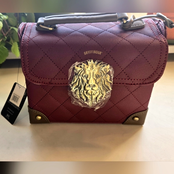Warner Bros. Harry Potter Gryffindor Quilted Burgundy Mini Handbag - Picture 9 of 10